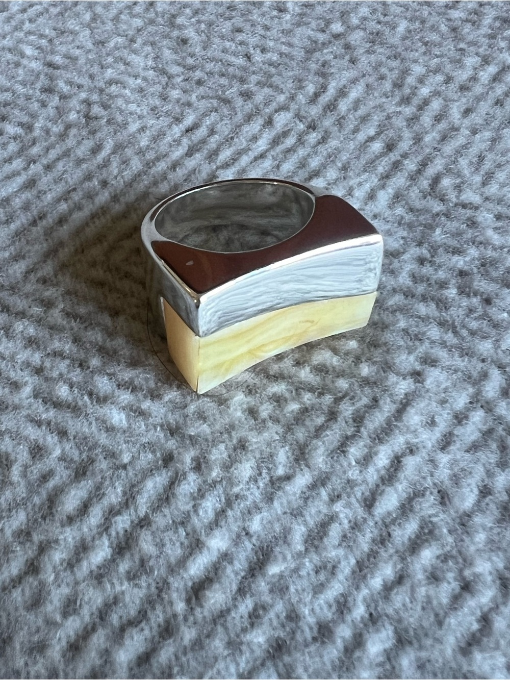 Polished Silver Tone Ring with Cream Resin Accent - Minimalist - size 6.5